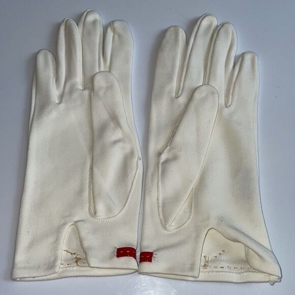 Vtg new in packaging Miss Aris white nylon gloves with red plastic ribbon & bow - Picture 3 of 7